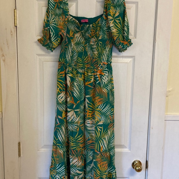 Betsey Johnson Dresses & Skirts - Betsey Johnson Green Palm-Print Maxi Dress with Yellow & White Accents